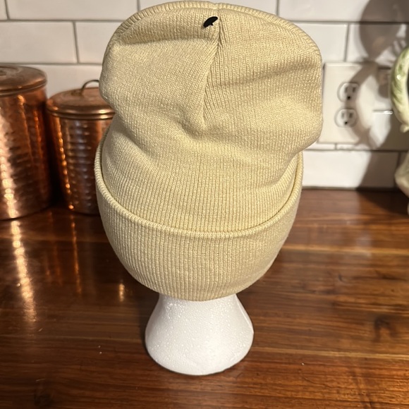 Patagonia beanie. Unisex - Picture 3 of 11